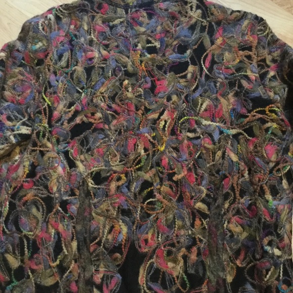 Cute, Unique and Quirky Canvasbacks Yarn Sweater. - Picture 8 of 8